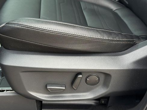 Used 2025 Ford Ranger Lariat w/ FX4 Off-Road Package image 16