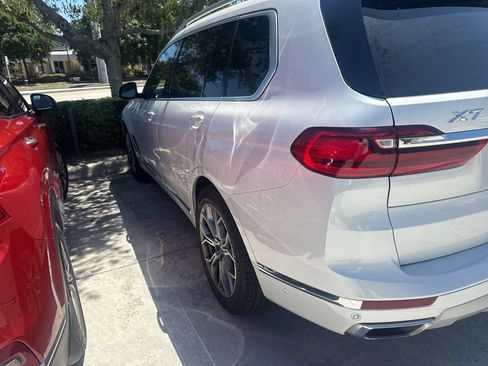 Used 2022 BMW X7 xDrive40i w/ Premium Package AWD/4WD image 2