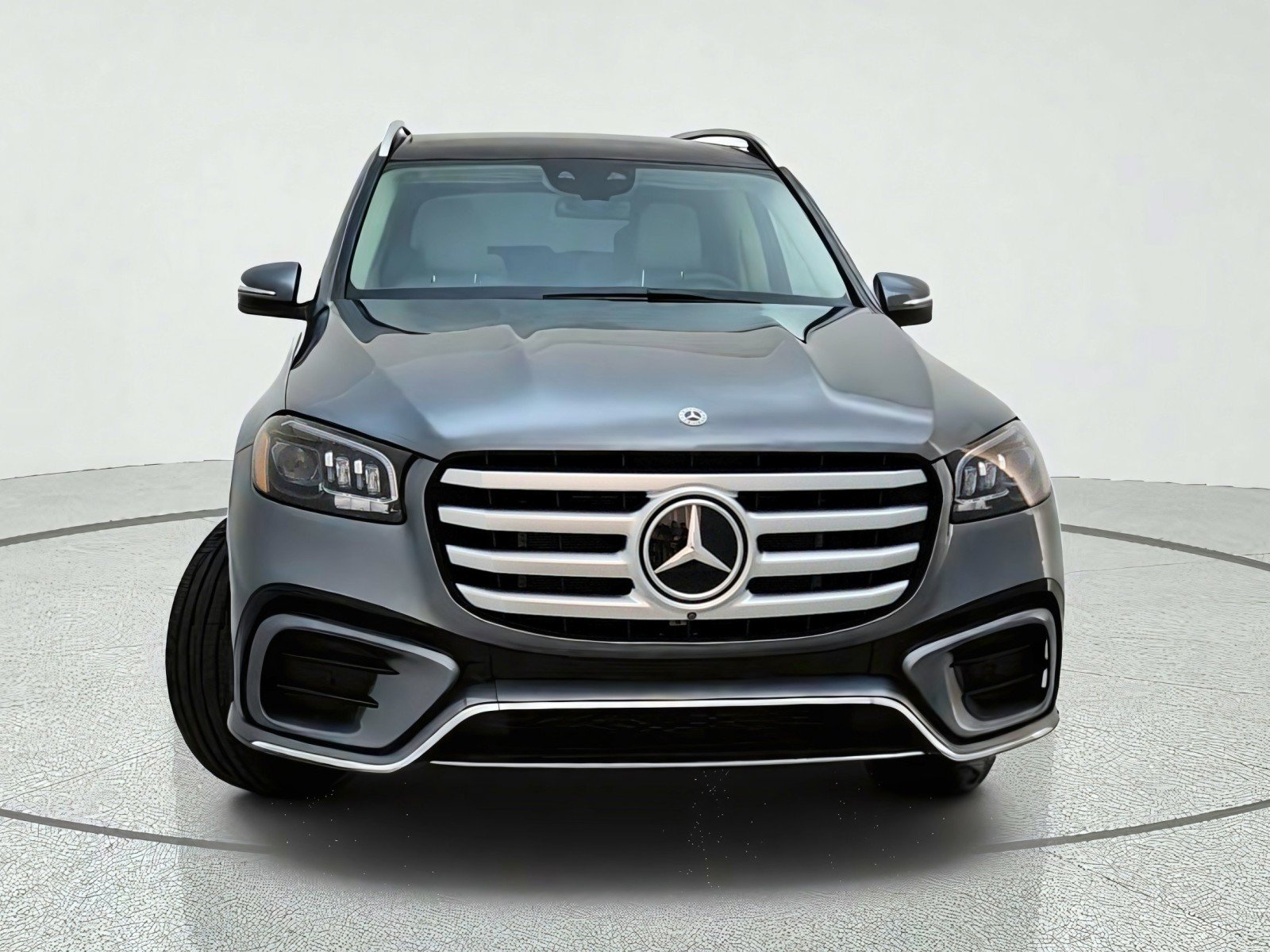 Used 2025 Mercedes-Benz GLS 450 4MATIC w/ AMG Line Exterior image 3