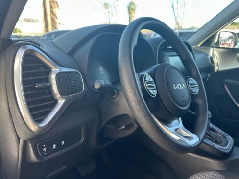 Used 2025 Kia Soul LX w/ LX Technology Package image 39