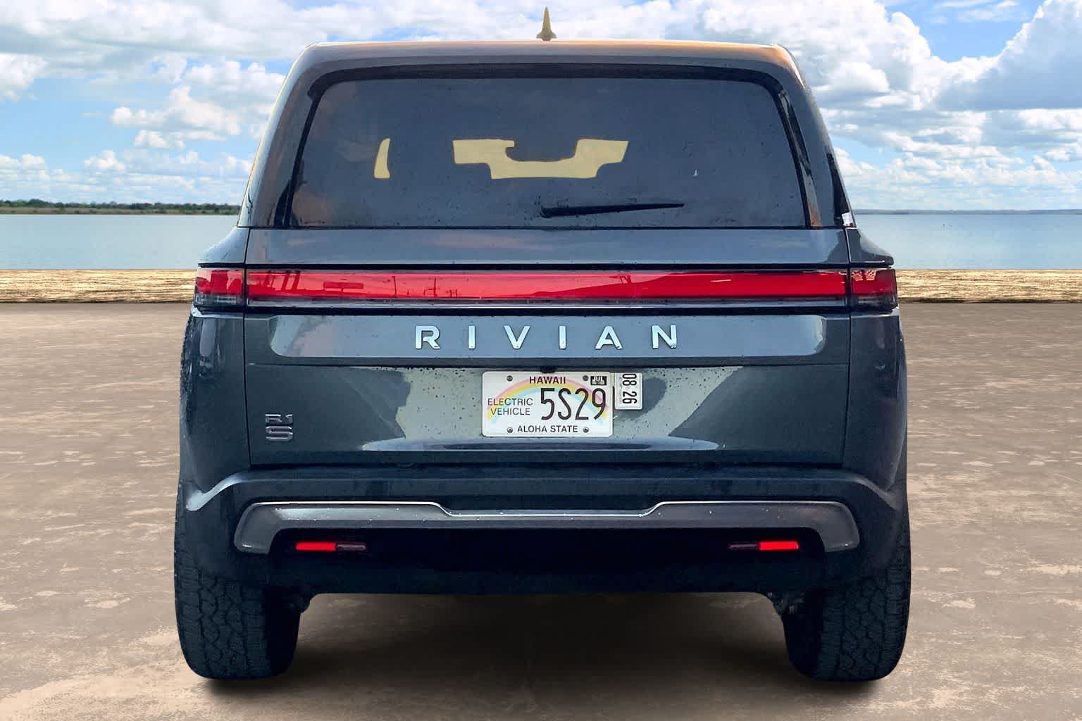 Used 2025 Rivian R1S Adventure Dual AWD/4WD image 5