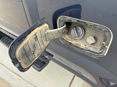 Used 2020 Ford F250 Lariat image 13