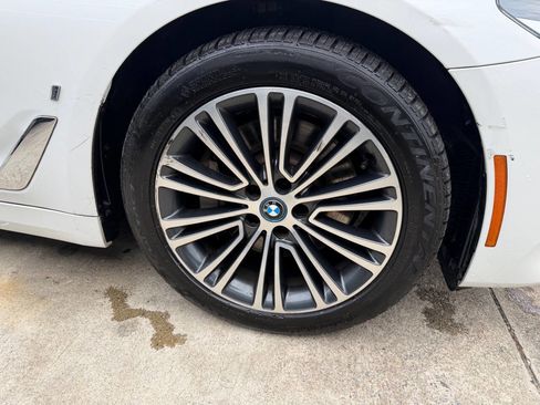 Used 2019 BMW 530e w/ Convenience Package image 7
