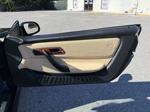 Used 2003 Mercedes-Benz SLK 320 image 16