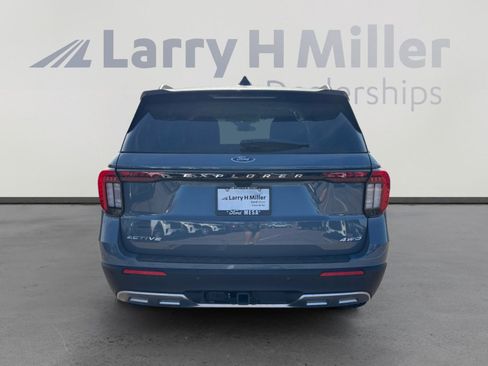New 2026 Ford Explorer Active w/ Active Comfort Package image 4