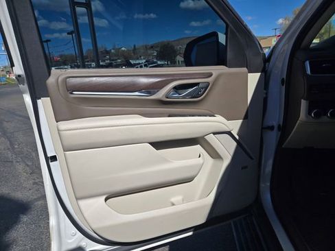 Used 2021 GMC Yukon Denali w/ Denali Ultimate Package AWD/4WD image 12