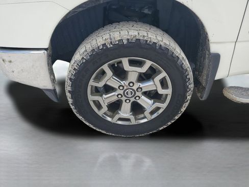 Used 2019 Nissan Titan SV w/ SV Convenience Package AWD/4WD image 26