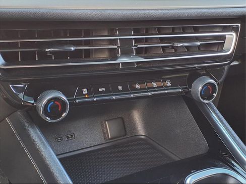 Used 2024 Chevrolet Traverse LS image 14