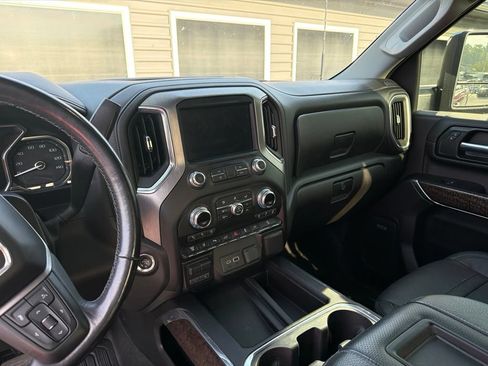 Used 2020 GMC Sierra 2500 Denali w/ Denali Ultimate Package AWD/4WD image 18