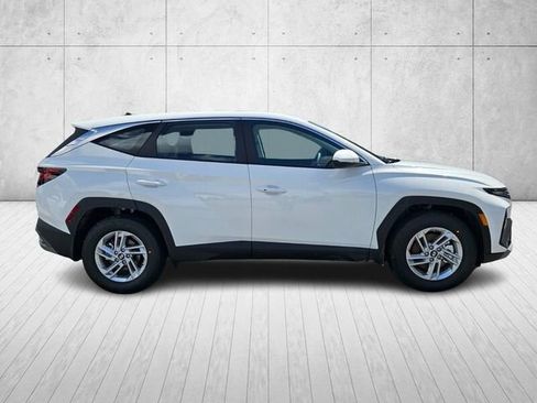 New 2026 Hyundai Tucson SE image 4