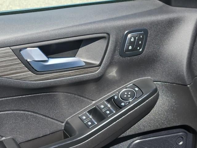 Used 2025 Ford Escape Platinum AWD/4WD image 24