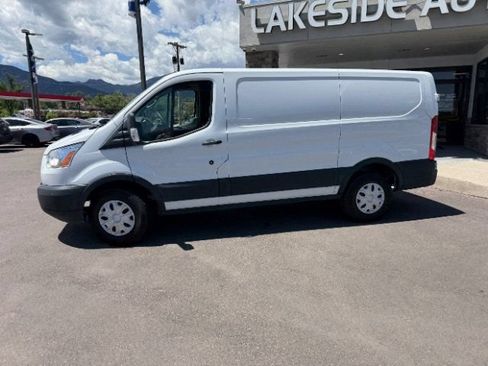 Used 2019 Ford Transit 250 130 Low Roof RWD image 6