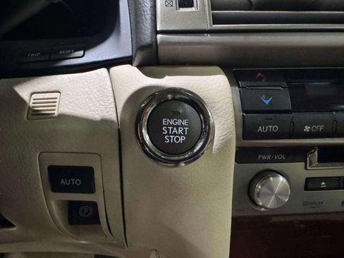 Used 2014 Lexus LS 460 image 21