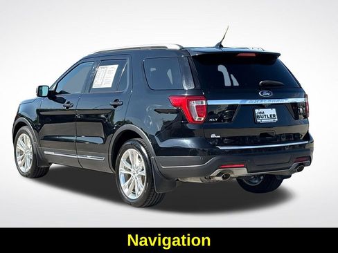 Used 2018 Ford Explorer XLT w/ Equipment Group 202A FWD image 4