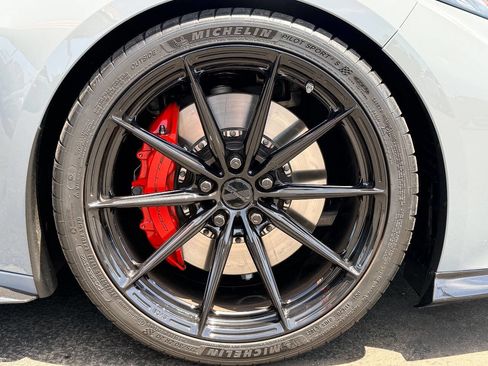 Used 2024 Chevrolet Corvette Z06 RWD image 21