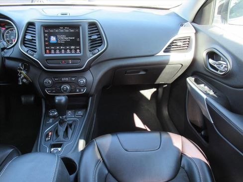 Used 2022 Jeep Cherokee Latitude w/ Sun & Sound Group image 13