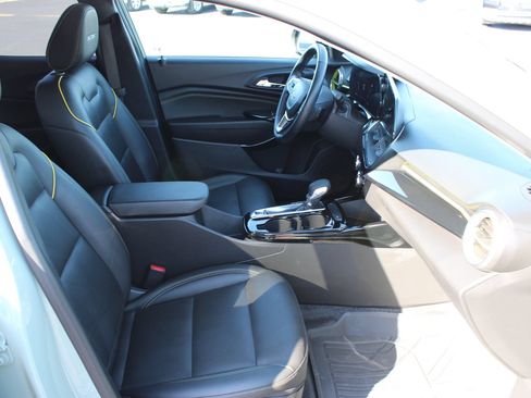 Used 2025 Chevrolet Trax ACTIV w/ Driver Confidence Package FWD image 24