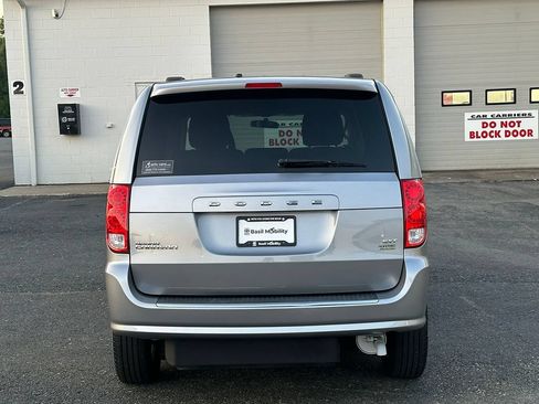 Used 2014 Dodge Grand Caravan SXT FWD image 7