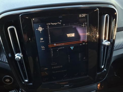 Used 2020 Volvo XC40 T5 R-Design w/ Protection Package image 22