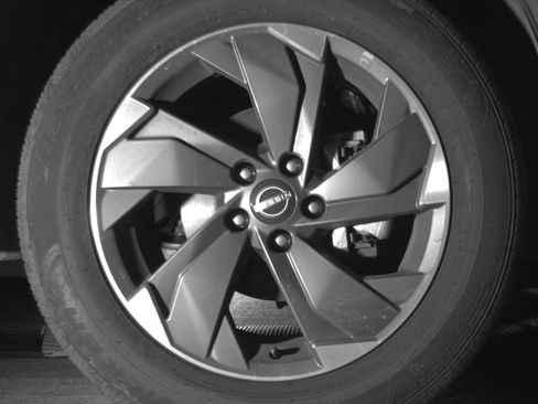 Used 2025 Nissan Rogue SV image 13