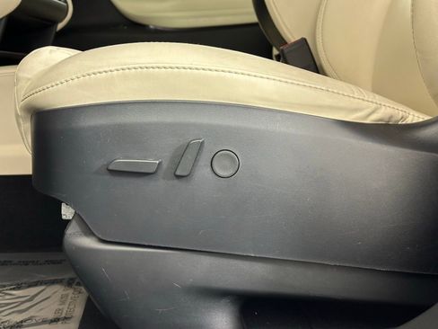 Used 2020 Tesla Model X Long Range image 12