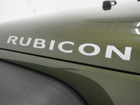 Used 2009 Jeep Wrangler Rubicon w/ Dual Top Group AWD/4WD image 8