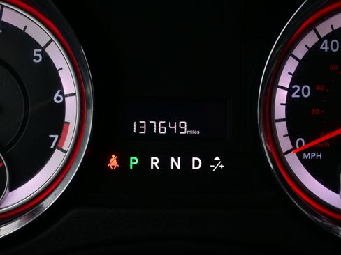 Used 2019 Dodge Grand Caravan SE w/ UConnect Hands-Free Group image 22