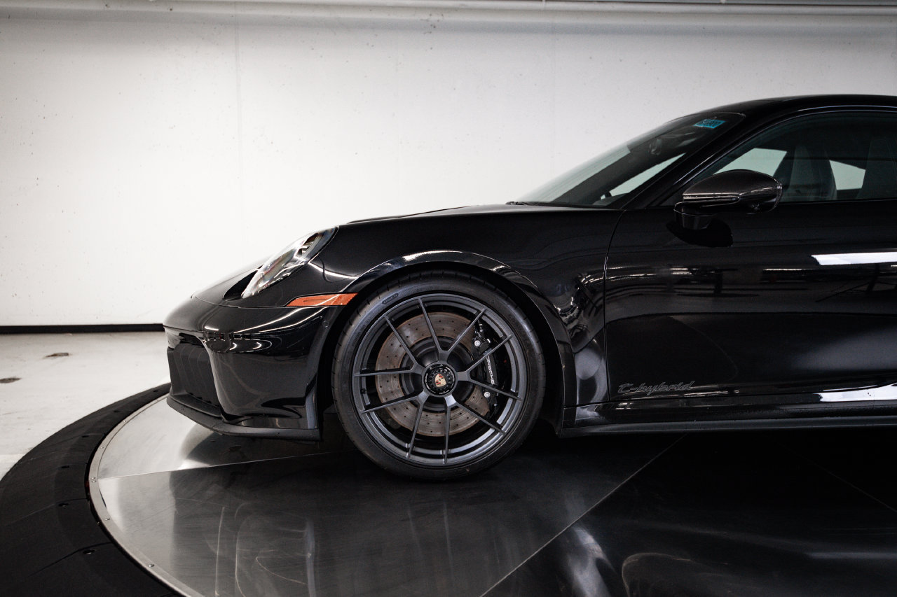 Certified 2026 Porsche 911 Carrera GTS RWD image 11