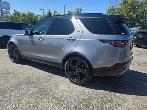 Used 2025 Land Rover Discovery Metropolitan Edition AWD/4WD image 3