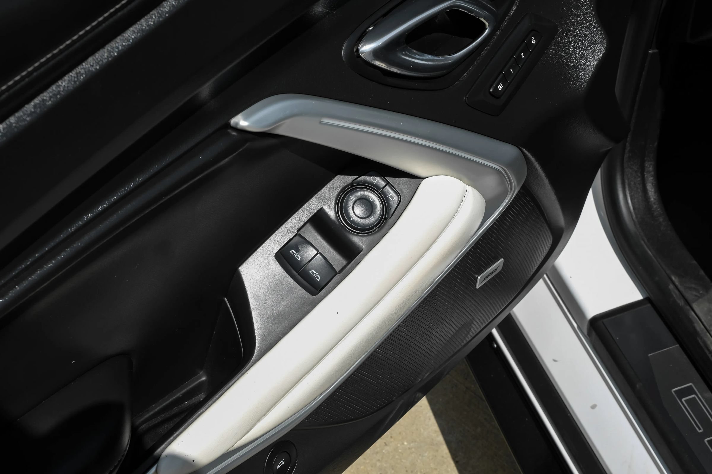 Used 2017 Chevrolet Camaro SS RWD image 37