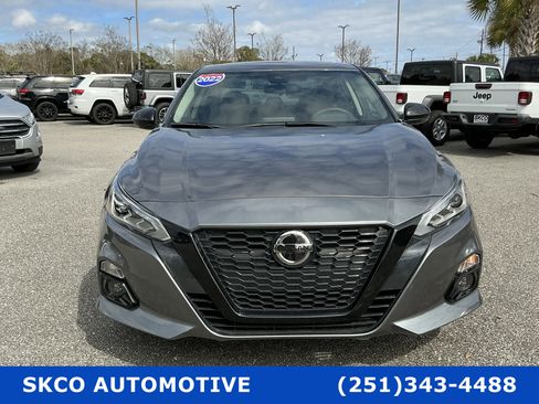 Used 2022 Nissan Altima 2.5 SR w/ Midnight Edition Package image 8