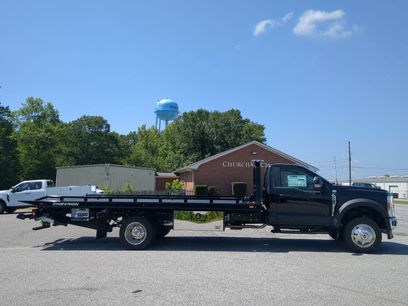 New 2025 Ford F550 2WD Regular Cab Super Duty w/ XL Chrome Package