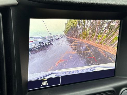 Used 2024 GMC Terrain SLT image 22