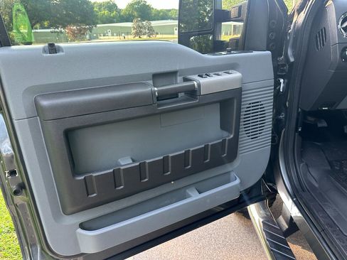 Used 2016 Ford F250 XLT w/ XLT Value Package AWD/4WD image 9