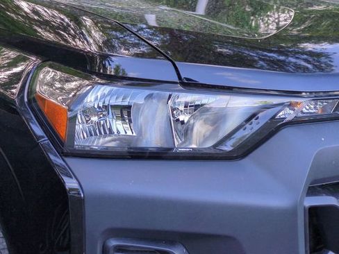 Used 2026 Chevrolet Colorado W/T w/ Advanced Trailering Package RWD image 5