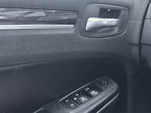 Used 2019 Chrysler 300 Touring L w/ Quick Order Package 22F image 16