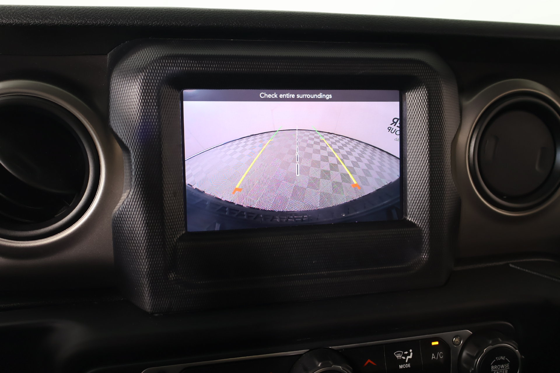 Used 2020 Jeep Wrangler Sport AWD/4WD image 6