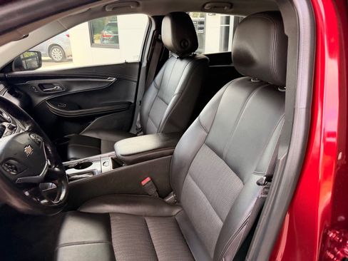 Used 2016 Chevrolet Impala LT w/ Convenience Package FWD image 10