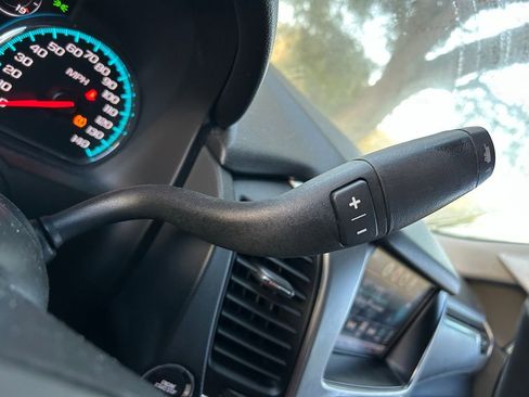 Used 2017 Chevrolet Suburban LT w/ LT Signature Package image 25