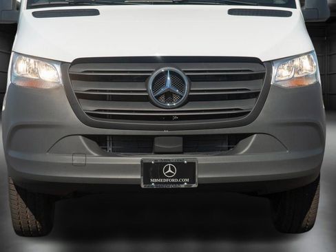 Used 2025 Mercedes-Benz Sprinter 2500 image 13
