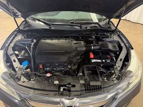 Used 2017 Honda Accord EX-L image 29