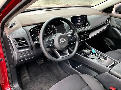 Used 2023 Nissan Rogue S image 16