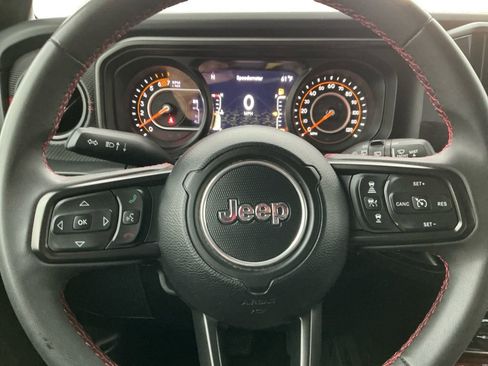 Used 2024 Jeep Wrangler Unlimited Rubicon image 21