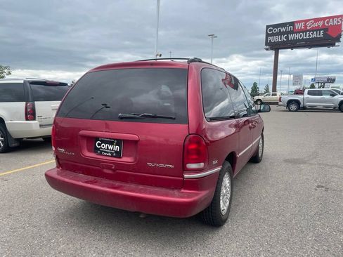 Used 1997 Chrysler Town & Country SX FWD image 12