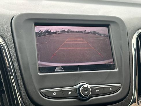 Used 2022 Chevrolet Equinox RS FWD image 19
