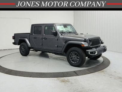 New 2026 Jeep Gladiator Sport