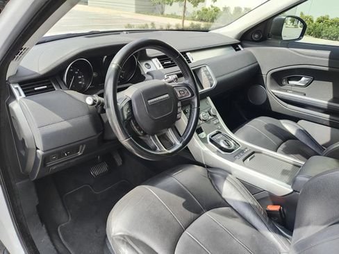 Used 2017 Land Rover Range Rover Evoque SE image 11