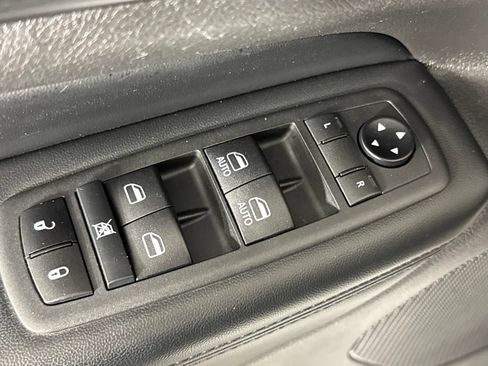 Used 2020 Jeep Grand Cherokee Altitude AWD/4WD image 24