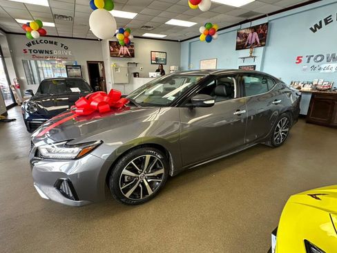 Used 2021 Nissan Maxima 3.5 SV w/ Floor Mat Group image 4