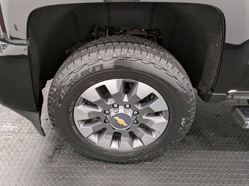 Used 2016 Chevrolet Silverado 2500 High Country w/ Duramax Plus Package image 7